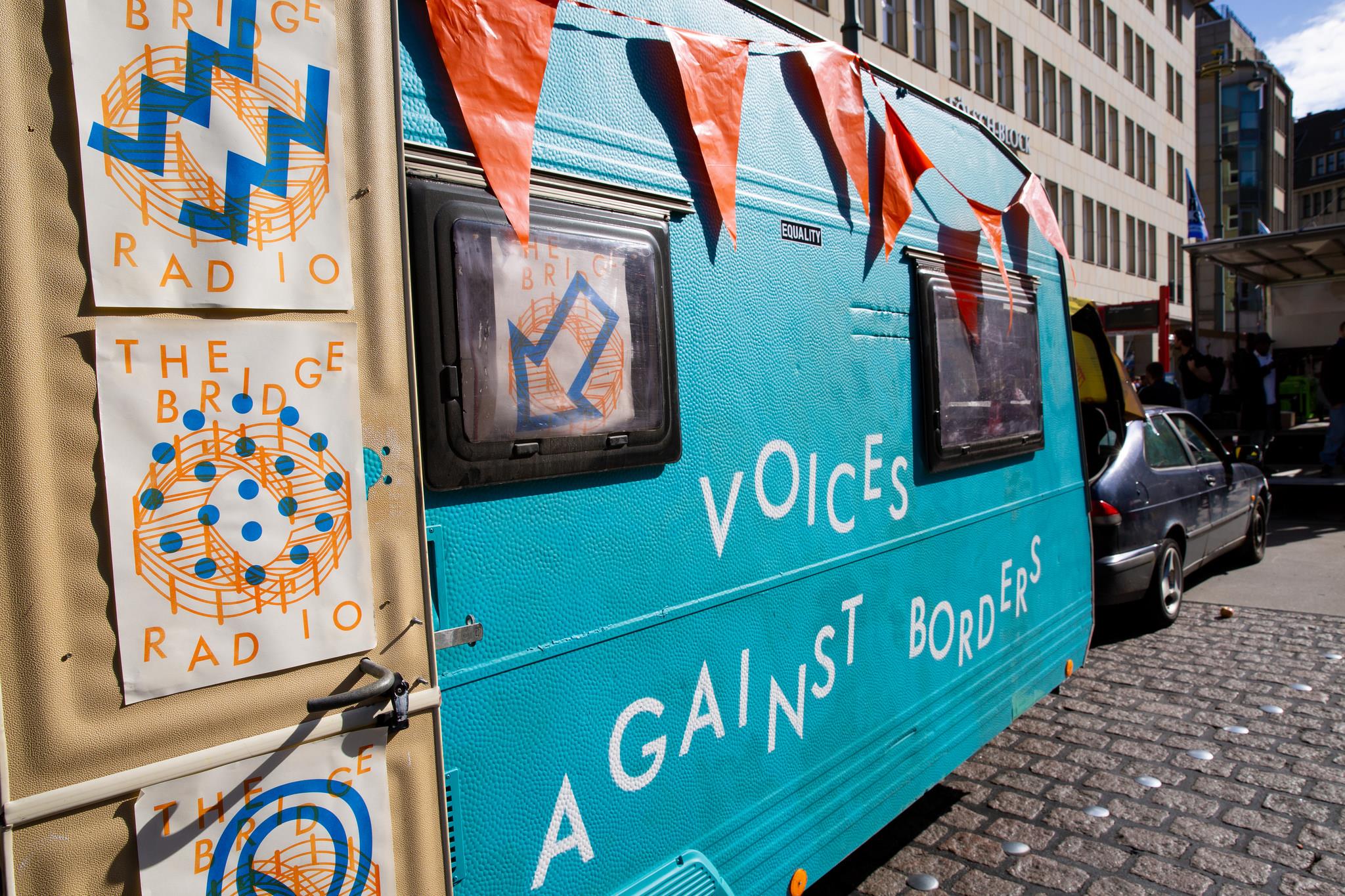 Una radio hecha desde dentro de los CIE daneses: «Cuando vives en un centro de deportación, tu voz no se escucha»